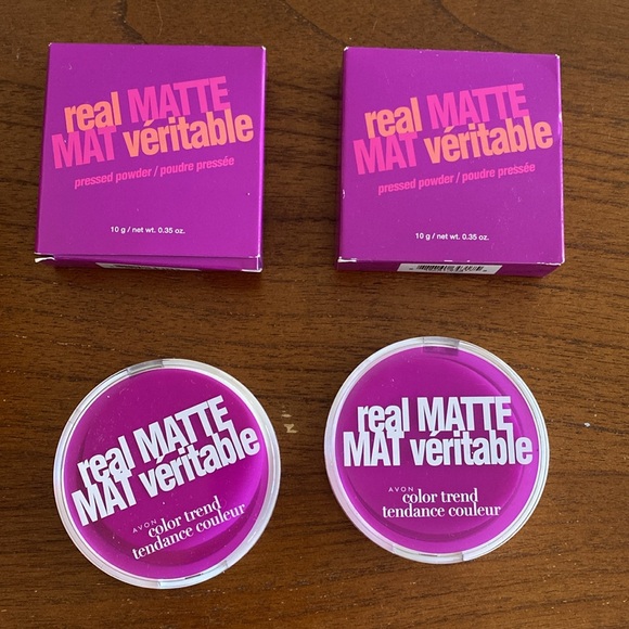 NIB Matifying Pressed Powder - Picture 2 of 4